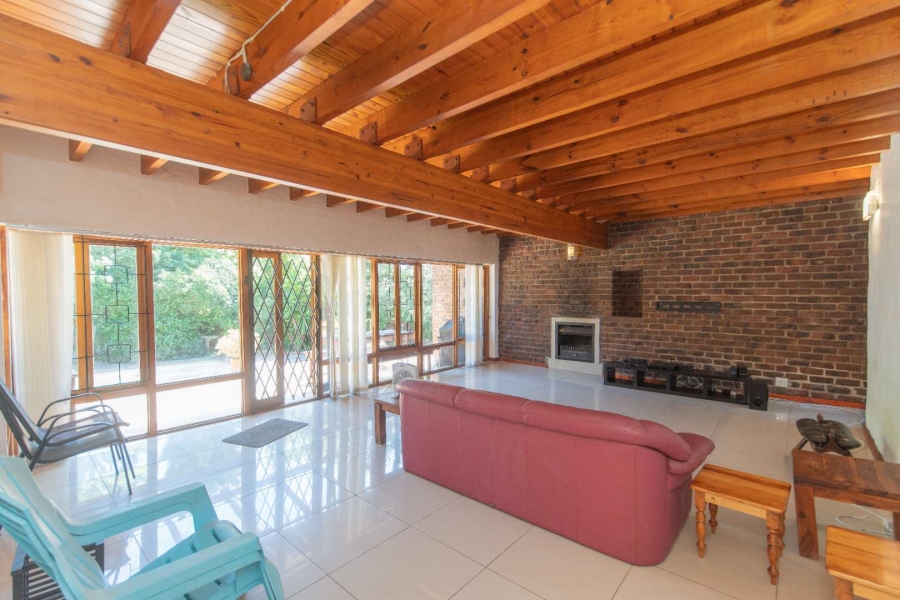 8 Bedroom Property for Sale in Summerstrand Eastern Cape